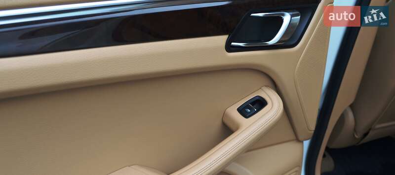 Внедорожник / Кроссовер Porsche Macan 2015 в Одессе