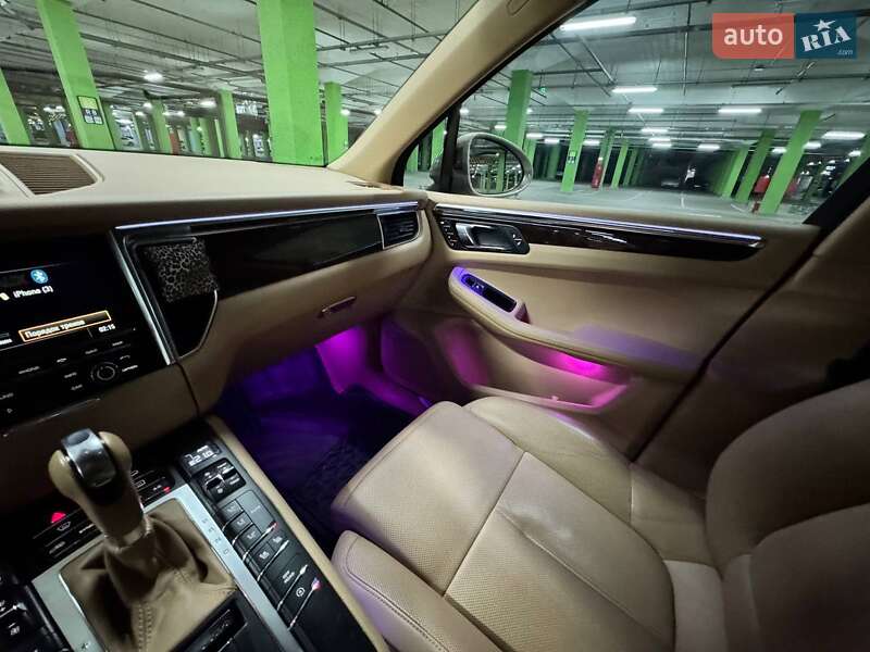 Внедорожник / Кроссовер Porsche Macan 2014 в Киеве