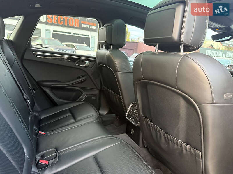 Внедорожник / Кроссовер Porsche Macan 2017 в Харькове