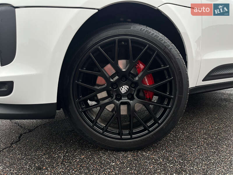 Внедорожник / Кроссовер Porsche Macan 2020 в Киеве