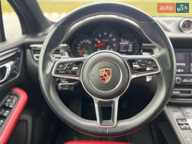 Внедорожник / Кроссовер Porsche Macan 2020 в Киеве