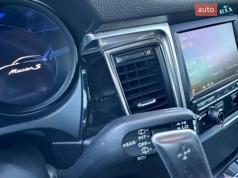 Внедорожник / Кроссовер Porsche Macan 2014 в Киеве