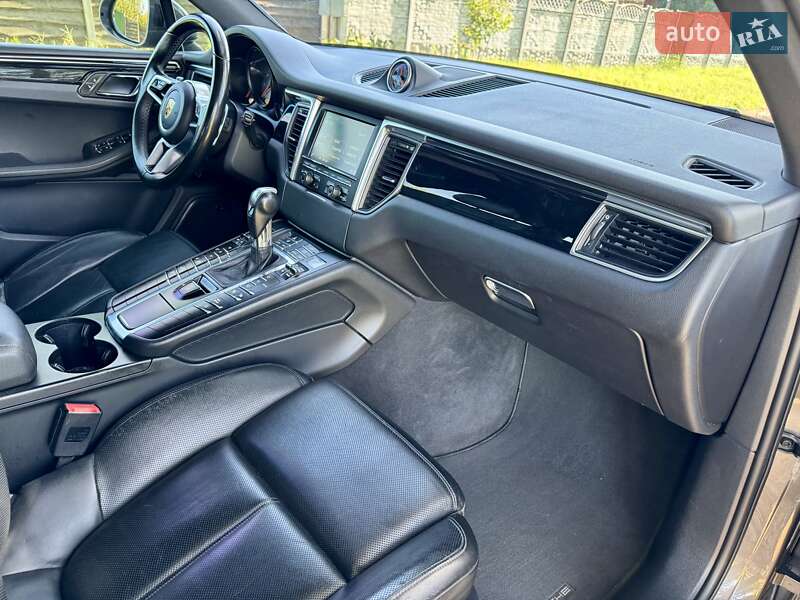 Внедорожник / Кроссовер Porsche Macan 2014 в Киеве
