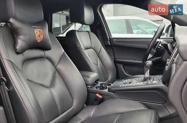 Внедорожник / Кроссовер Porsche Macan 2018 в 
