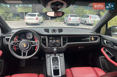 Внедорожник / Кроссовер Porsche Macan 2015 в 