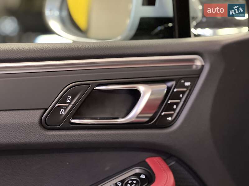 Внедорожник / Кроссовер Porsche Macan 2024 в Киеве