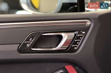 Внедорожник / Кроссовер Porsche Macan 2024 в 