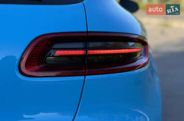 Внедорожник / Кроссовер Porsche Macan 2016 в 