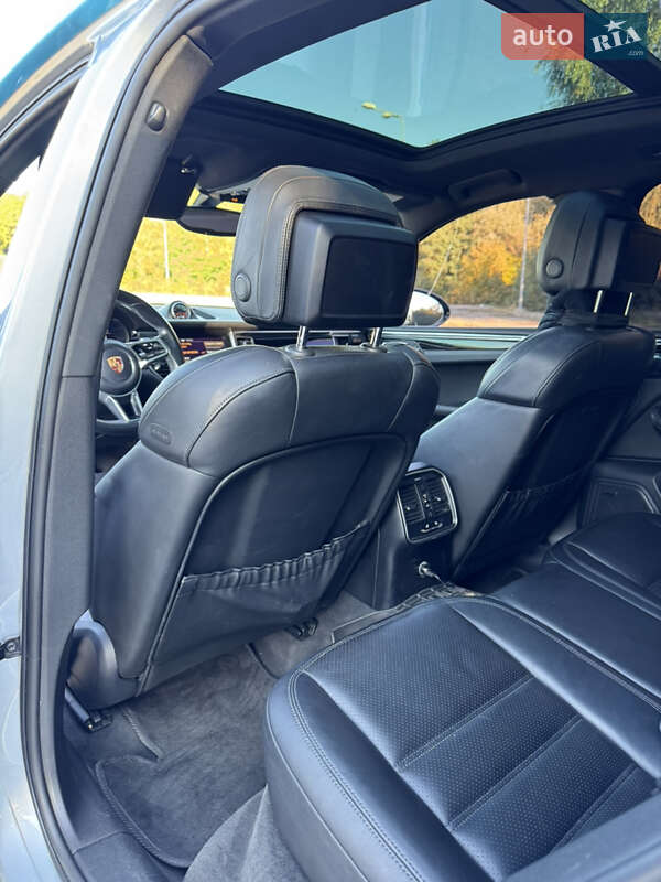Внедорожник / Кроссовер Porsche Macan 2016 в Днепре