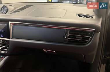Внедорожник / Кроссовер Porsche Macan 2024 в 