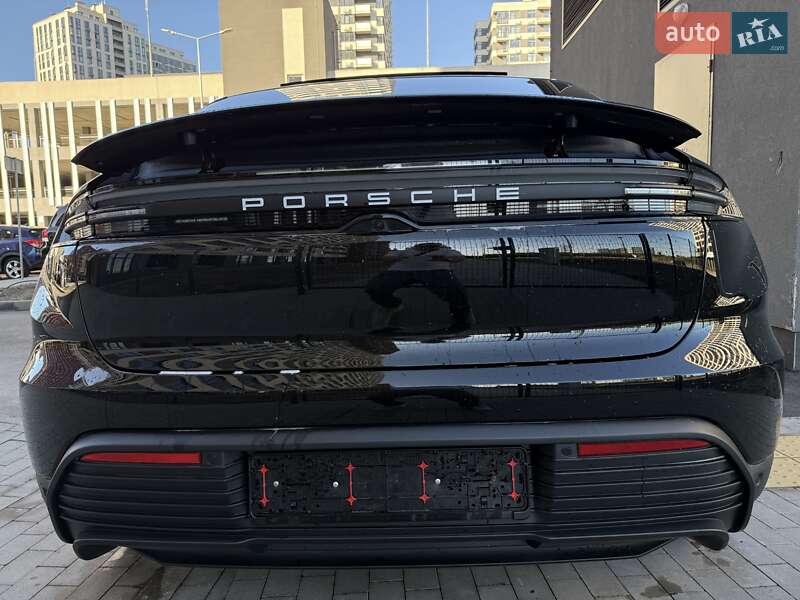 Внедорожник / Кроссовер Porsche Macan 2024 в Киеве