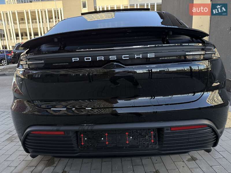 Внедорожник / Кроссовер Porsche Macan 2024 в Киеве
