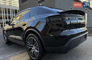 Внедорожник / Кроссовер Porsche Macan 2024 в 