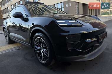 Внедорожник / Кроссовер Porsche Macan 2024 в 