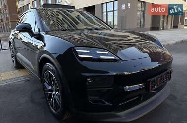 Внедорожник / Кроссовер Porsche Macan 2024 в 