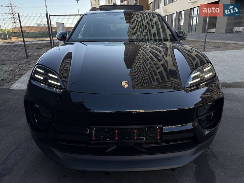 Внедорожник / Кроссовер Porsche Macan 2024 в Киеве