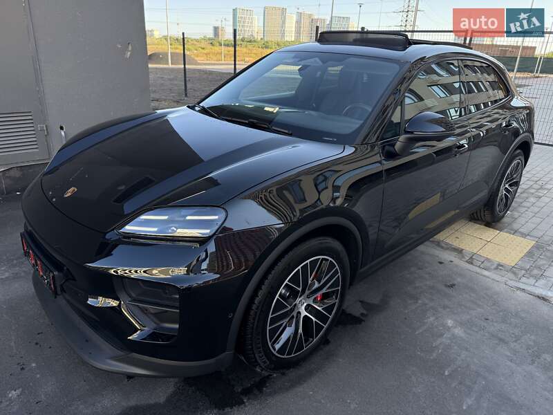 Внедорожник / Кроссовер Porsche Macan 2024 в Киеве