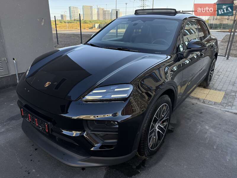 Внедорожник / Кроссовер Porsche Macan 2024 в Киеве