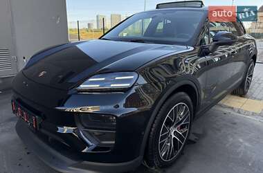 Внедорожник / Кроссовер Porsche Macan 2024 в 