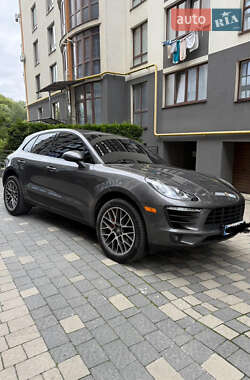 Внедорожник / Кроссовер Porsche Macan 2016 в 