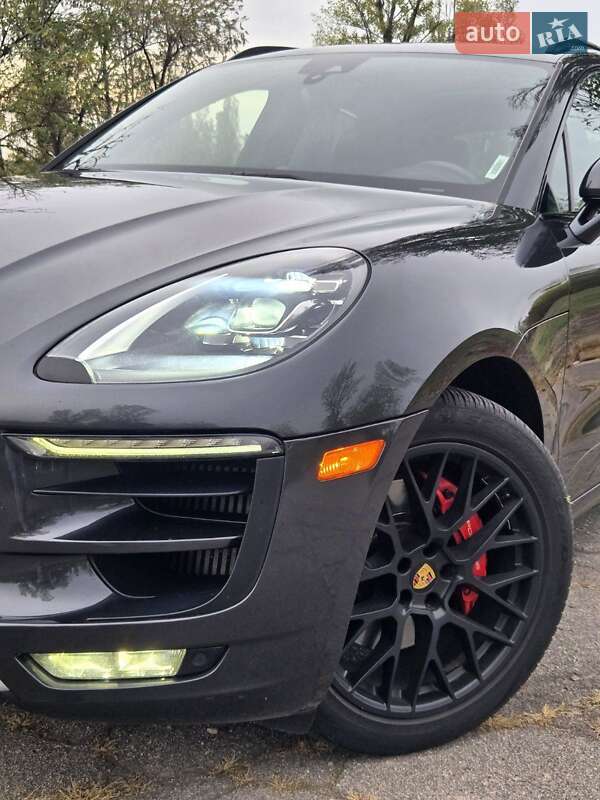 Позашляховик / Кросовер Porsche Macan 2016 в Кам'янському