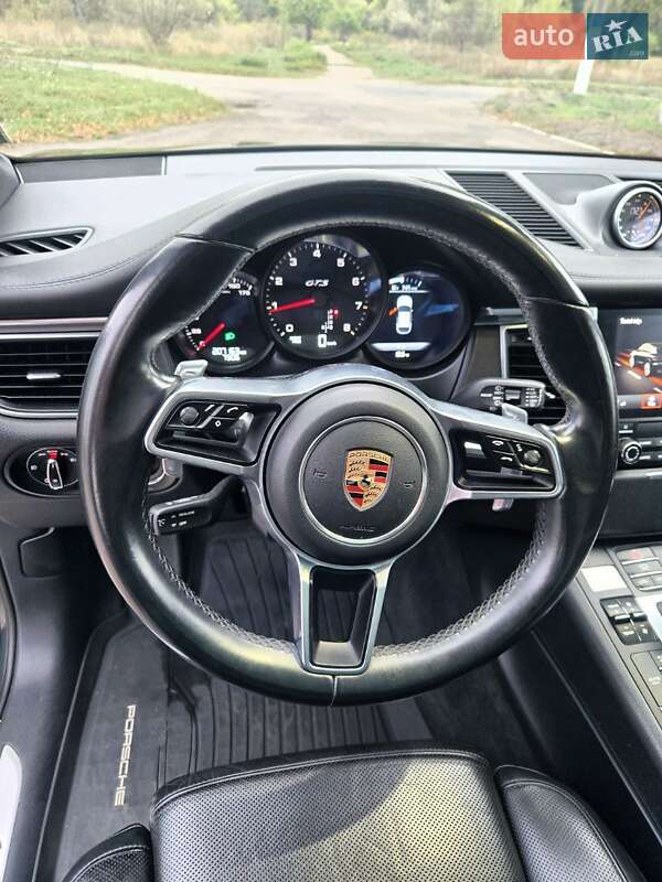 Позашляховик / Кросовер Porsche Macan 2016 в Кам'янському