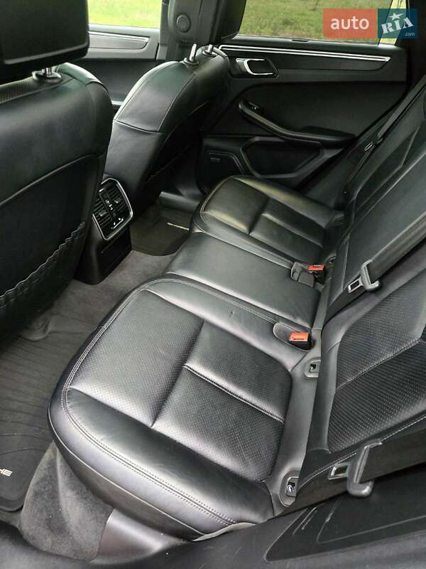 Позашляховик / Кросовер Porsche Macan 2016 в Кам'янському