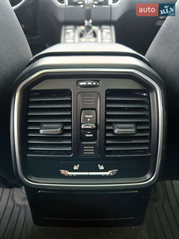 Позашляховик / Кросовер Porsche Macan 2016 в Кам'янському