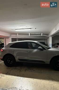 Внедорожник / Кроссовер Porsche Macan 2020 в 