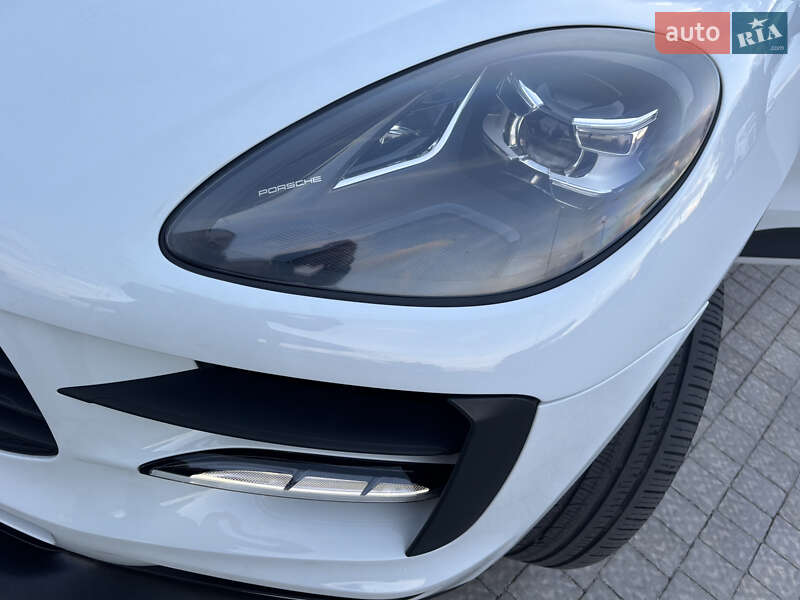 Внедорожник / Кроссовер Porsche Macan 2021 в Запорожье