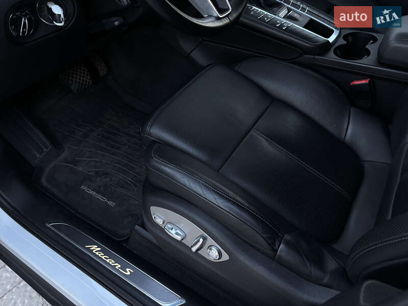 Внедорожник / Кроссовер Porsche Macan 2021 в Запорожье