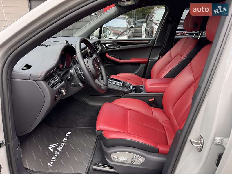 Внедорожник / Кроссовер Porsche Macan 2024 в Одессе