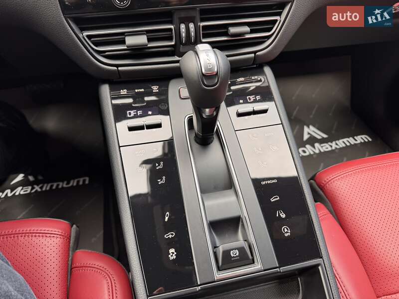 Внедорожник / Кроссовер Porsche Macan 2024 в Одессе