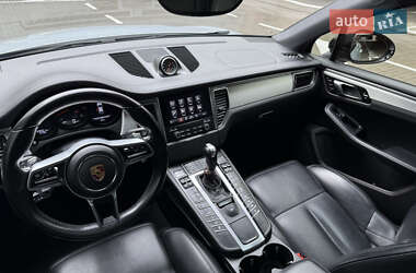 Внедорожник / Кроссовер Porsche Macan 2016 в 