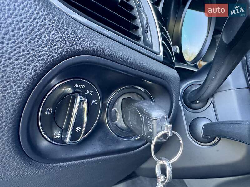 Позашляховик / Кросовер Porsche Macan 2014 в Києві