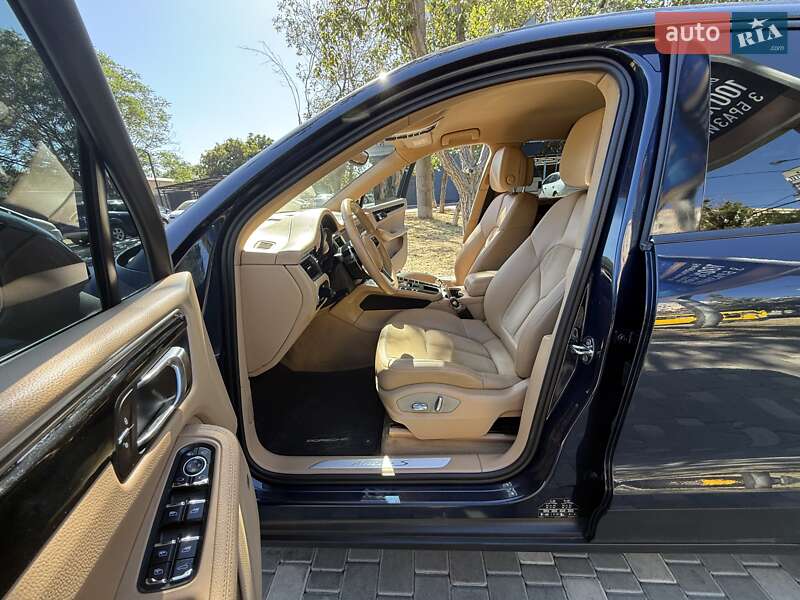 Внедорожник / Кроссовер Porsche Macan 2014 в Одессе