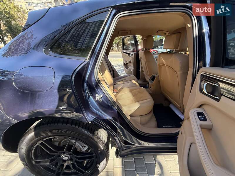 Внедорожник / Кроссовер Porsche Macan 2014 в Одессе