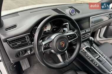 Внедорожник / Кроссовер Porsche Macan 2019 в 