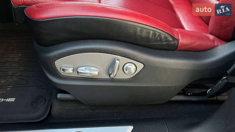 Внедорожник / Кроссовер Porsche Macan 2014 в Хмельницком