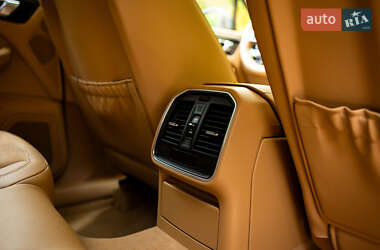 Внедорожник / Кроссовер Porsche Macan 2015 в 