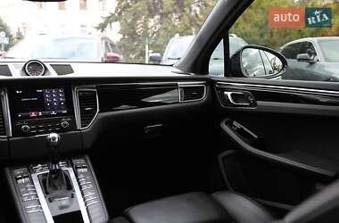 Внедорожник / Кроссовер Porsche Macan 2018 в 