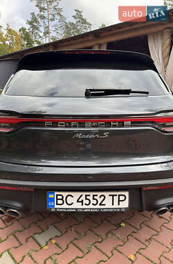 Позашляховик / Кросовер Porsche Macan 2022 в 
