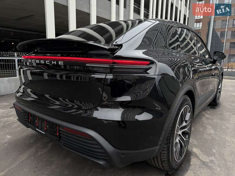 Позашляховик / Кросовер Porsche Macan 2024 в Києві