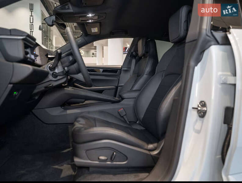 Внедорожник / Кроссовер Porsche Macan 2025 в Киеве