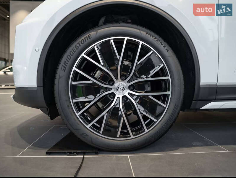 Внедорожник / Кроссовер Porsche Macan 2025 в Киеве