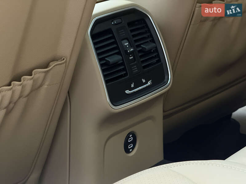 Внедорожник / Кроссовер Porsche Macan 2023 в Киеве