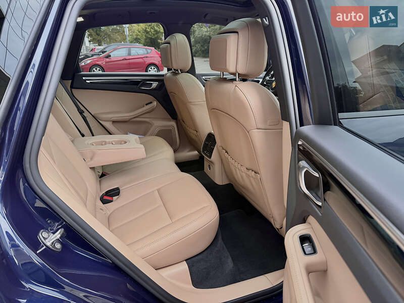 Внедорожник / Кроссовер Porsche Macan 2023 в Киеве