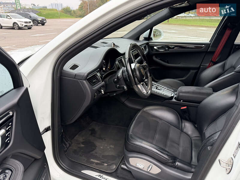 Внедорожник / Кроссовер Porsche Macan 2016 в Киеве