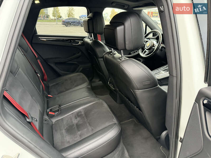 Внедорожник / Кроссовер Porsche Macan 2016 в Киеве