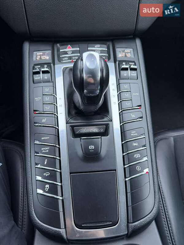 Внедорожник / Кроссовер Porsche Macan 2016 в Киеве